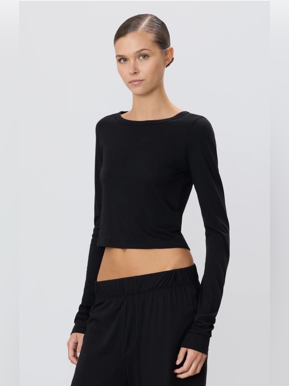 Aritzia Babaton Black Contour Line Fitted Silhouette Crop Top Long Sleeve Large
